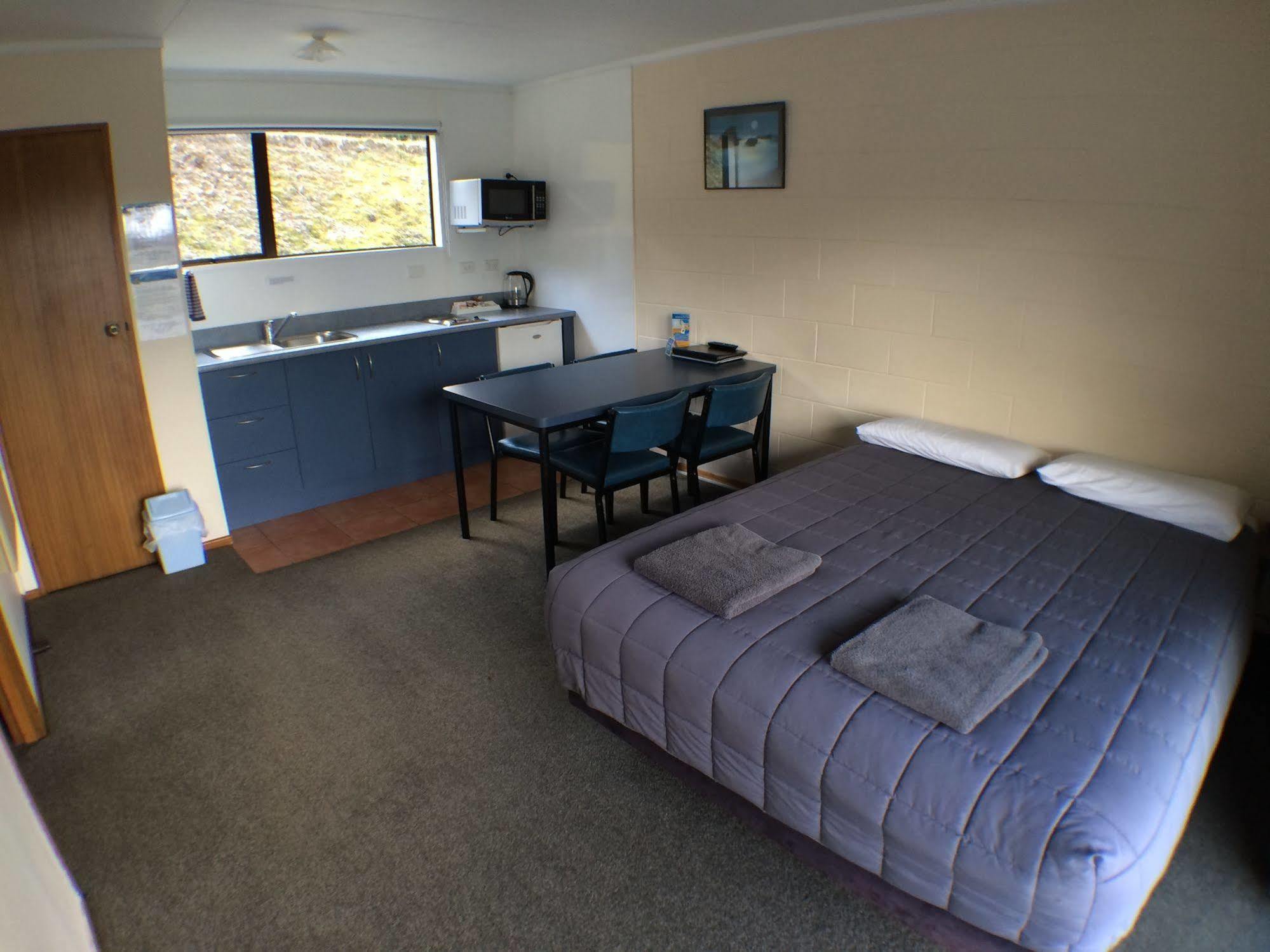 Mt Aspiring Holiday Park Wanaka Exterior foto